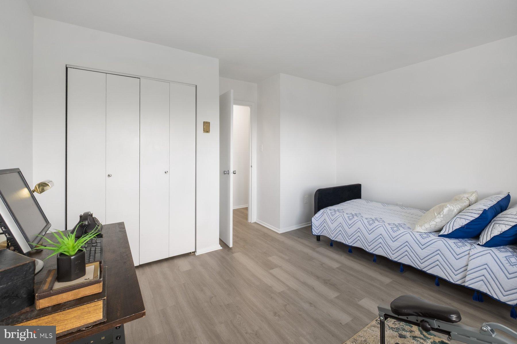 1111 UNIVERSITY BOULEVARD W