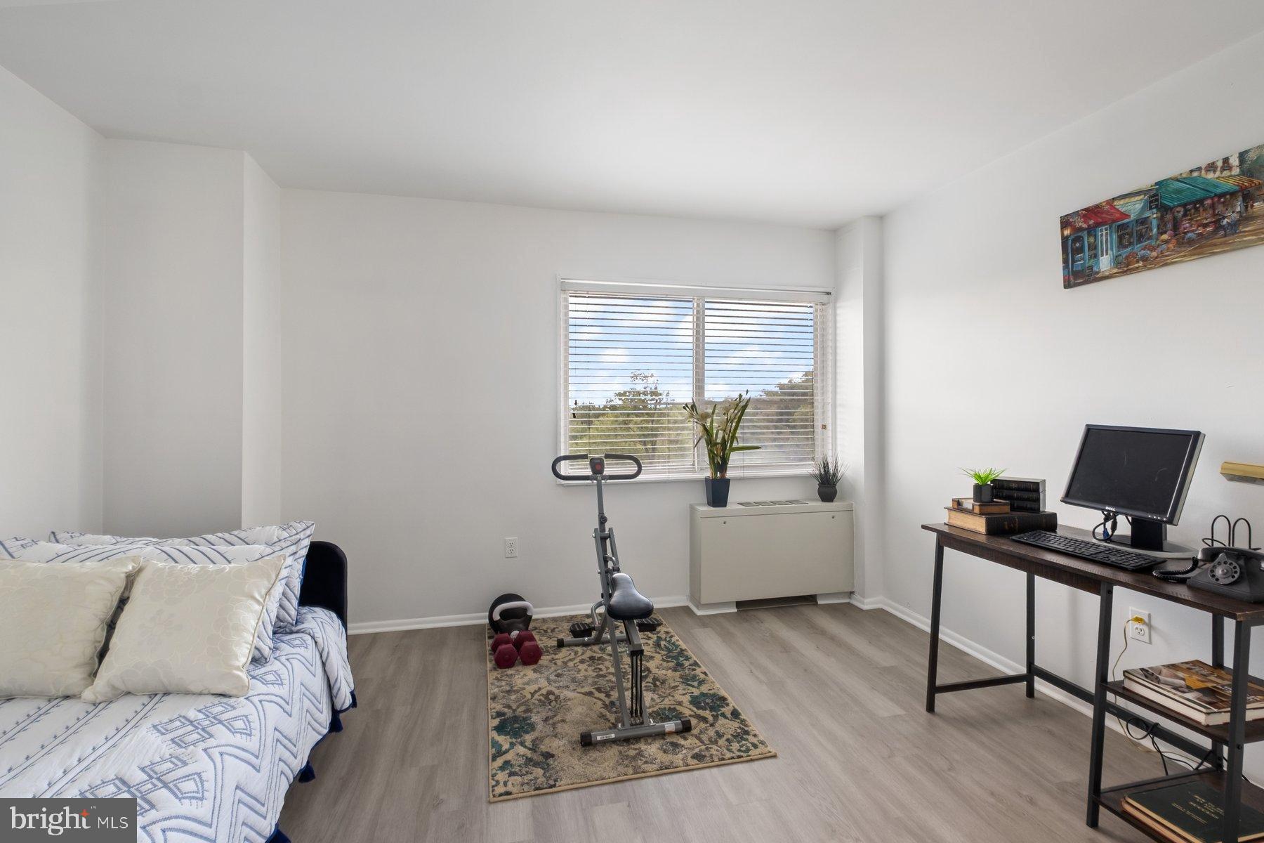 1111 UNIVERSITY BOULEVARD W