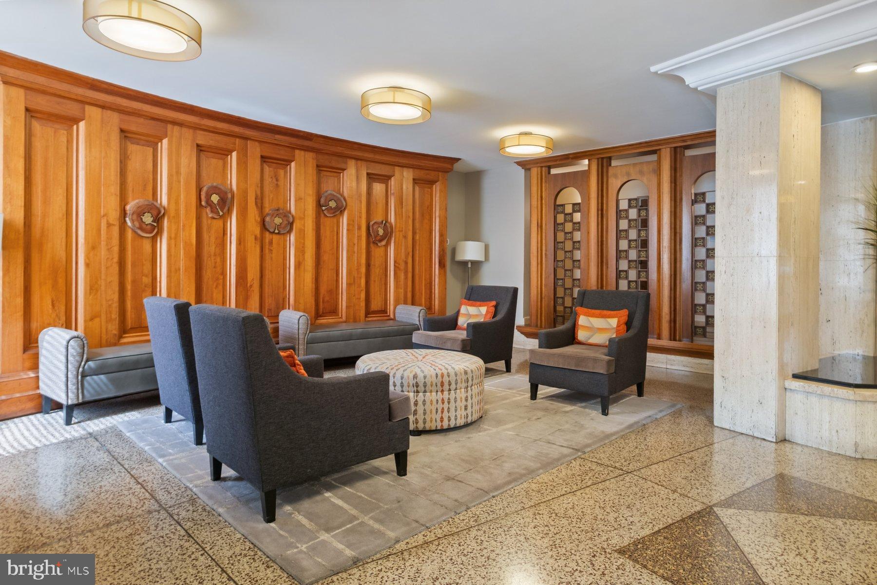 1111 UNIVERSITY BOULEVARD W