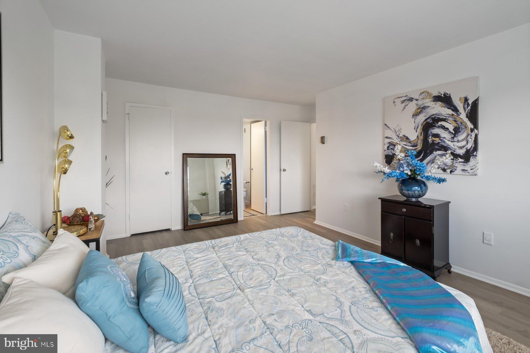 1111 UNIVERSITY BOULEVARD W