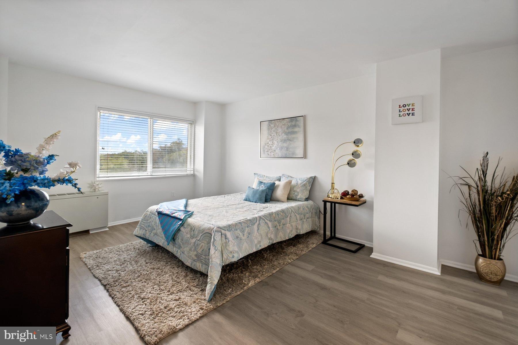 1111 UNIVERSITY BOULEVARD W