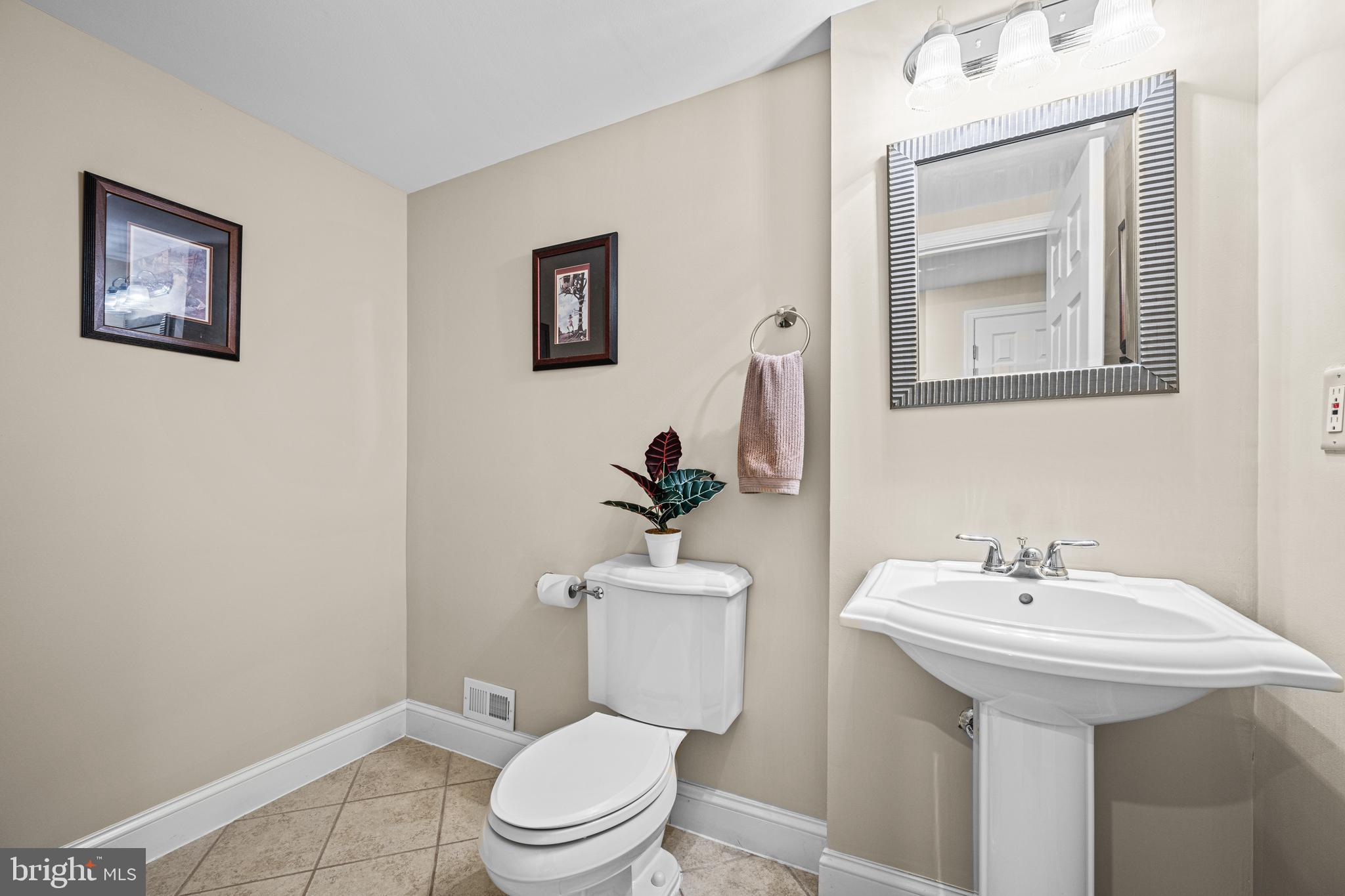 1703 Pepper Tree Ct