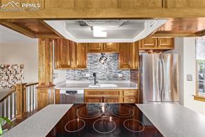 2075 Poteae Circle