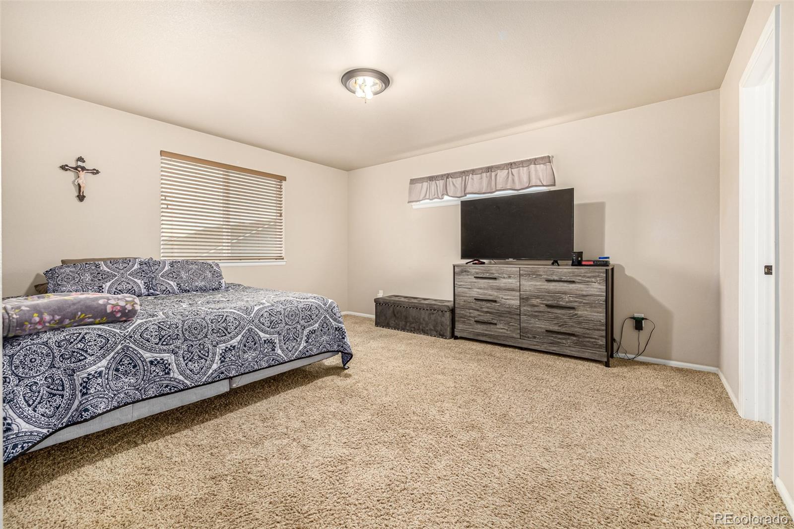 2325 Ballard Lane