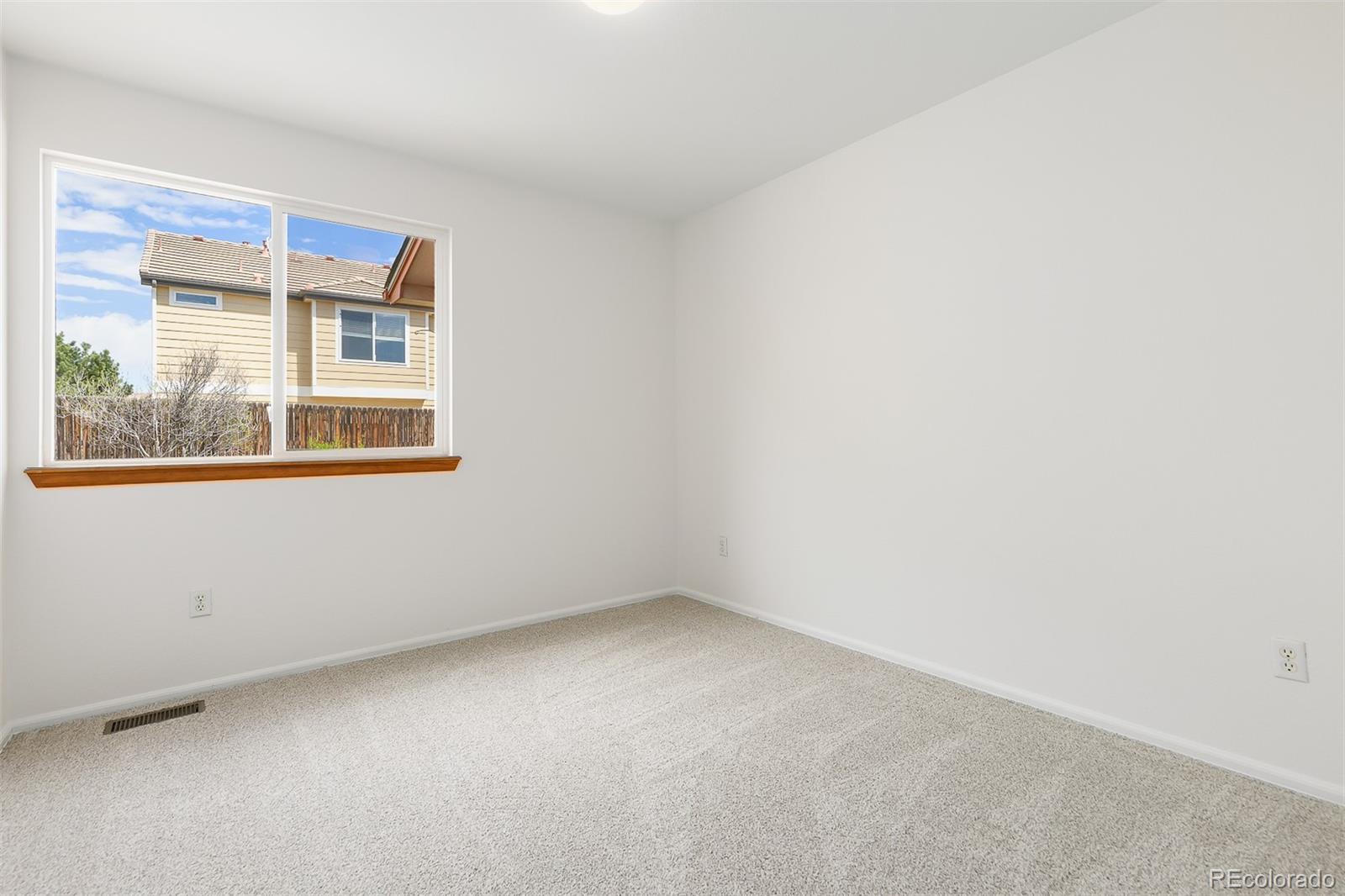 2509 E 126th Place