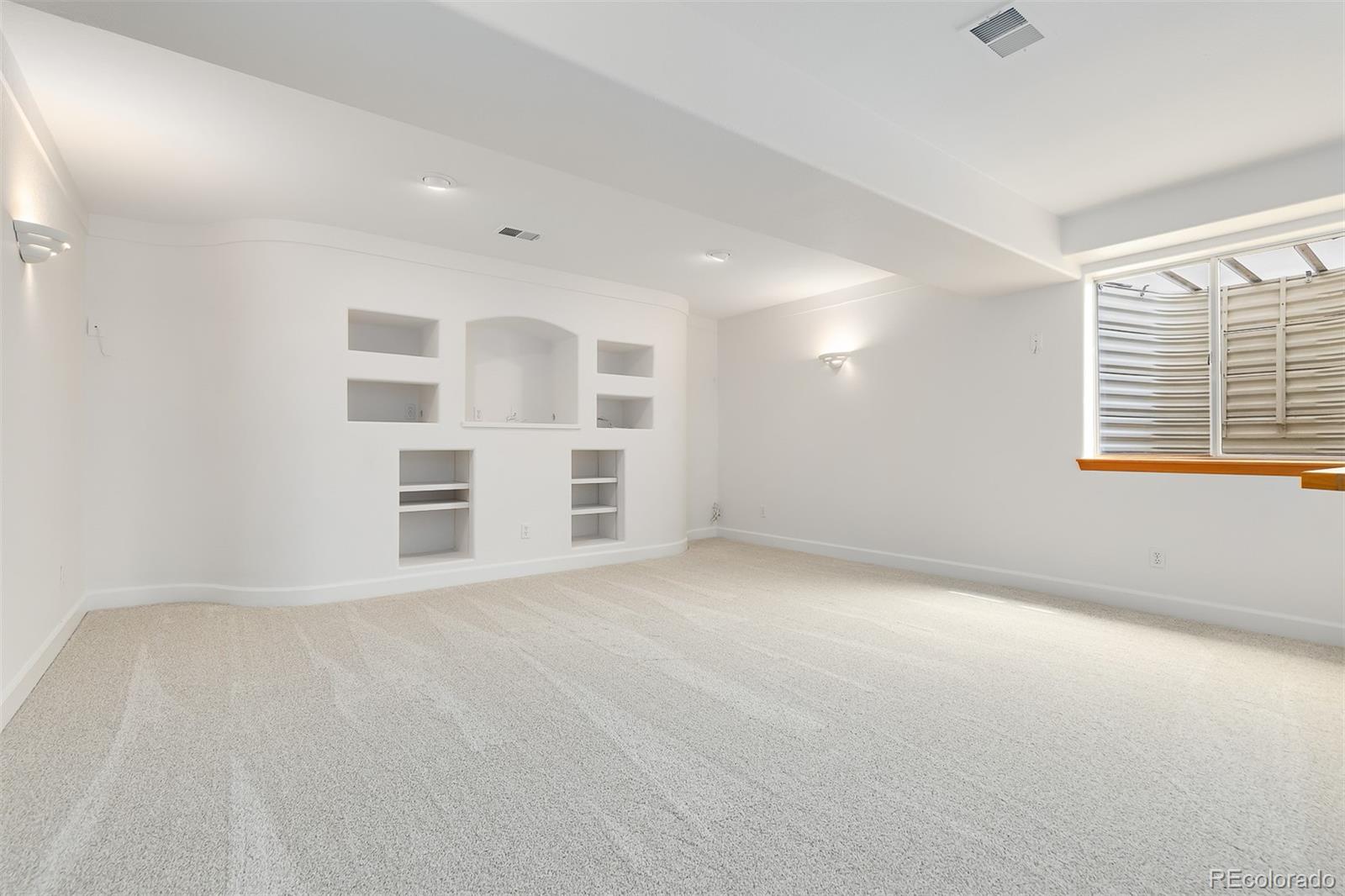 2509 E 126th Place