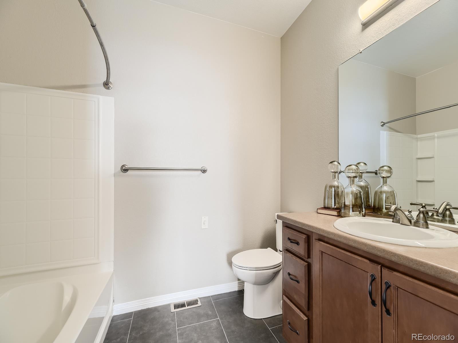 7292 S Blackhawk Street Unit: 206