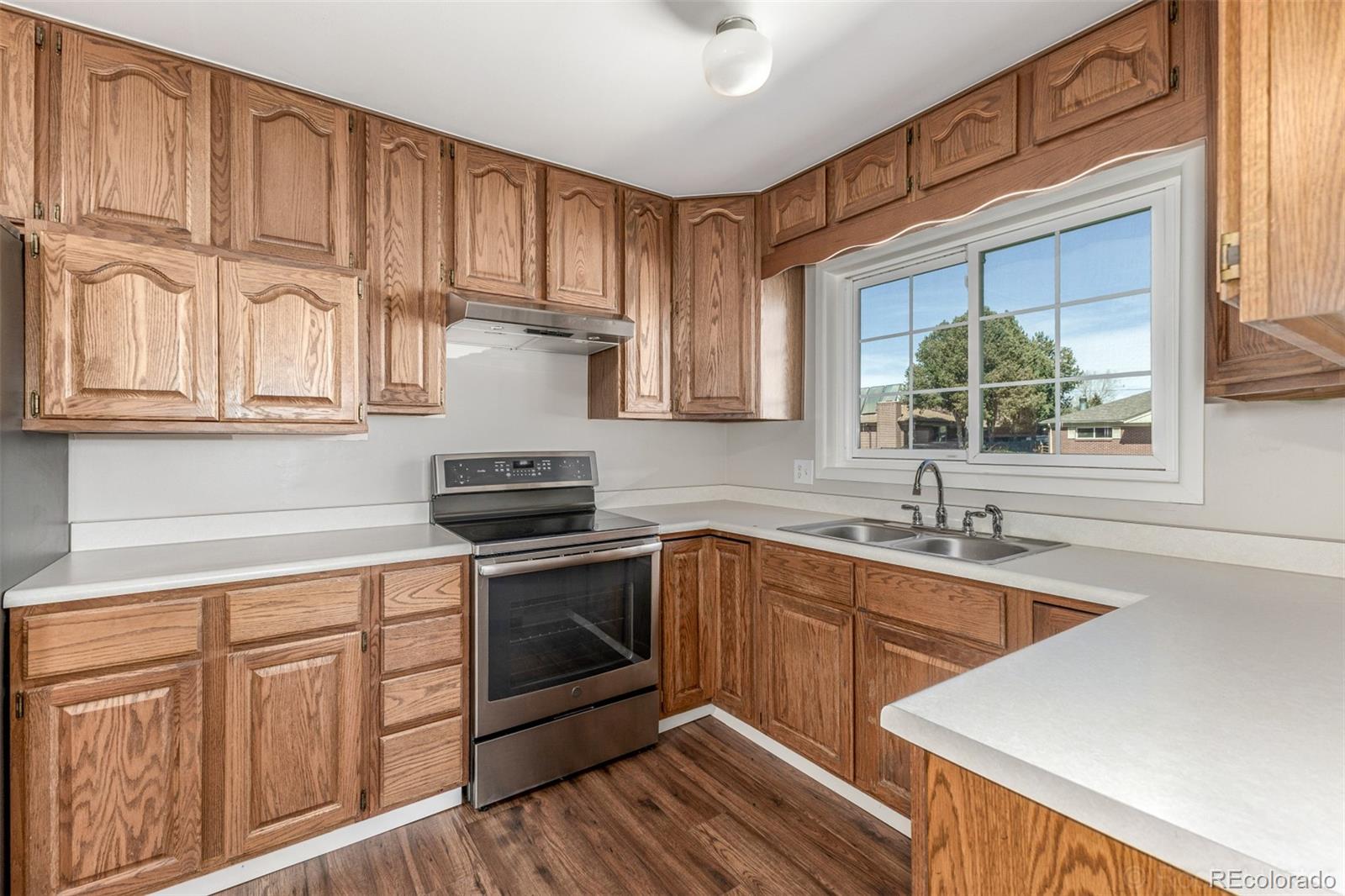 1860 E 112th Place