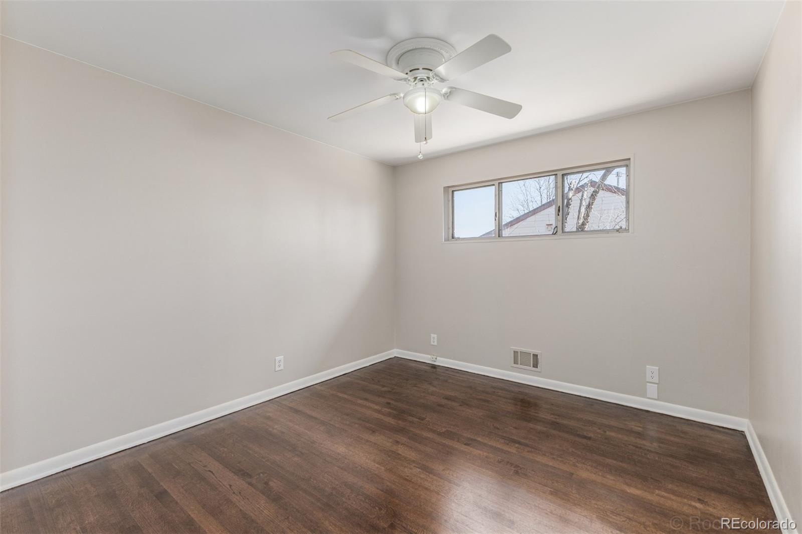 1860 E 112th Place