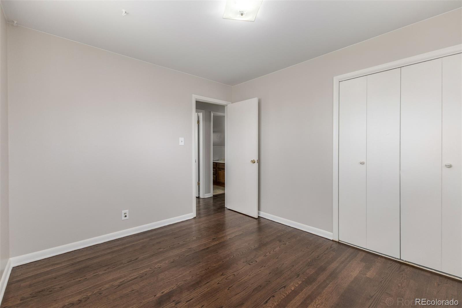 1860 E 112th Place