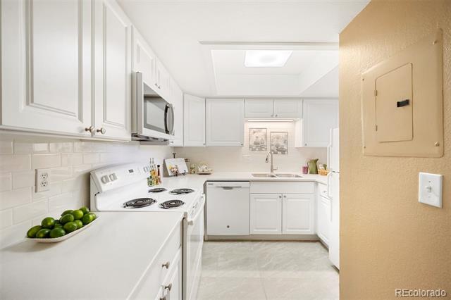 15594 E Arizona Avenue Unit: 104
