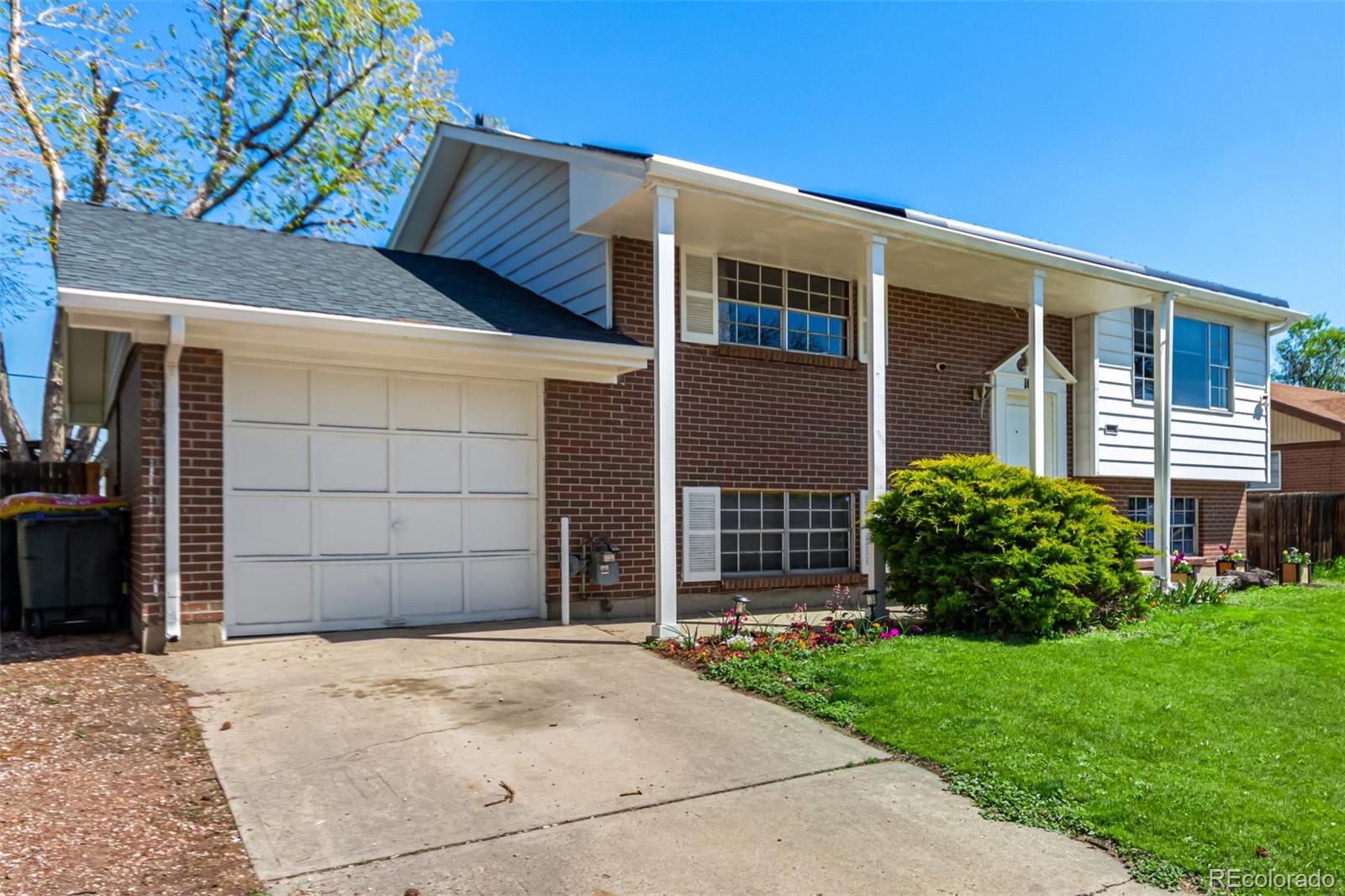 1081 E 119th Place
