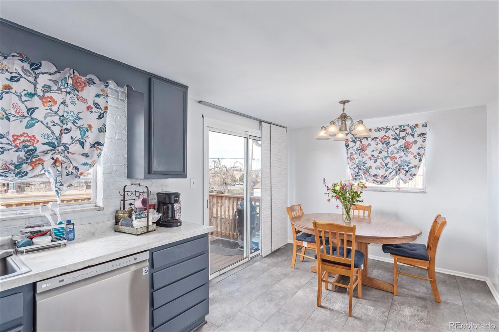 1081 E 119th Place