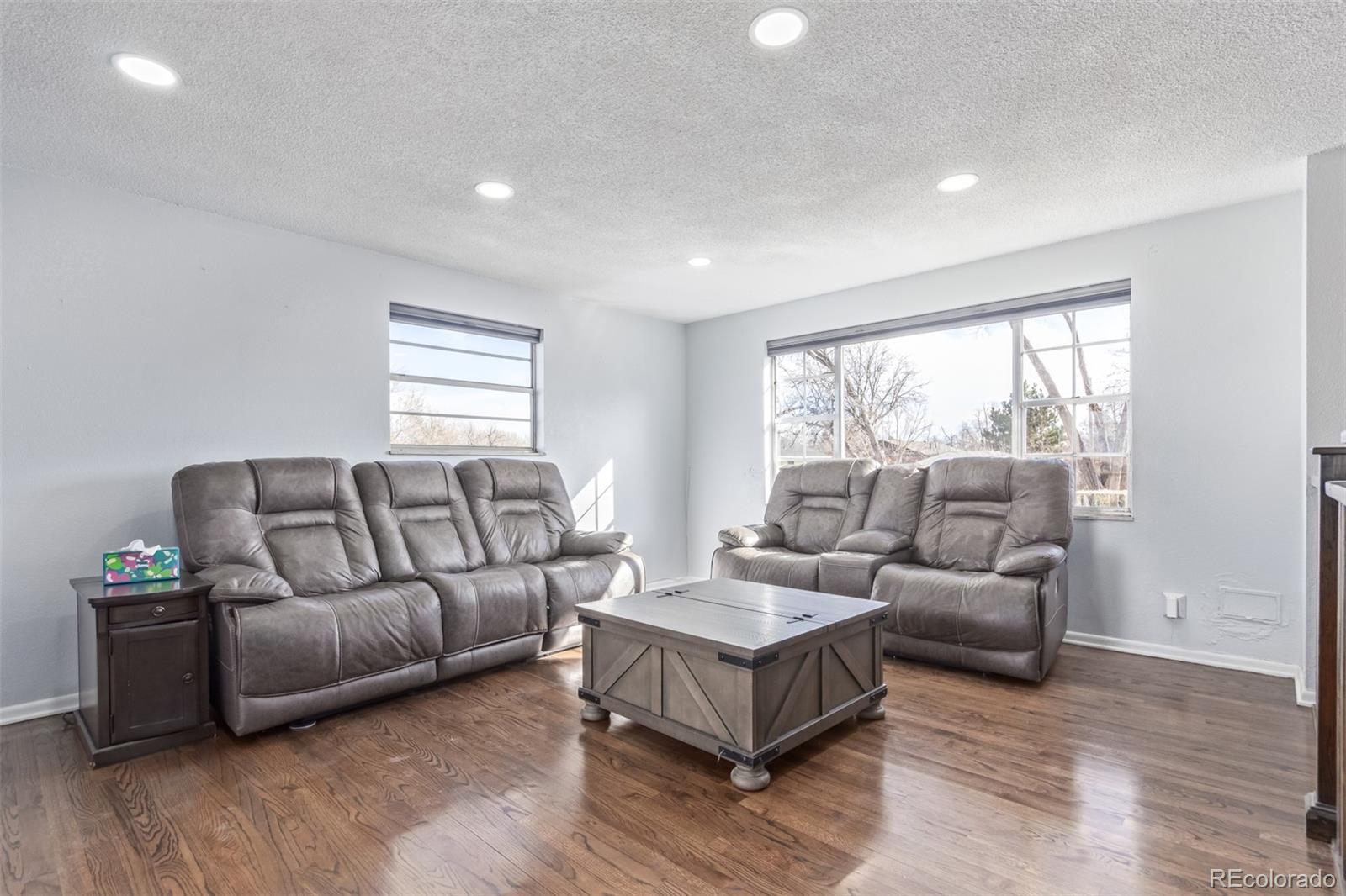 1081 E 119th Place