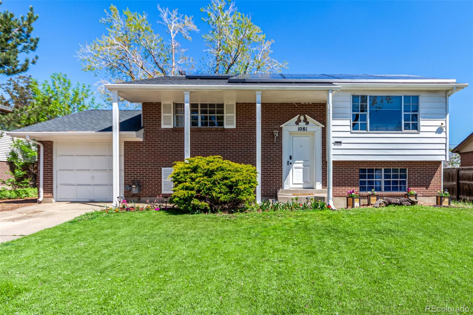 1081 E 119th Place