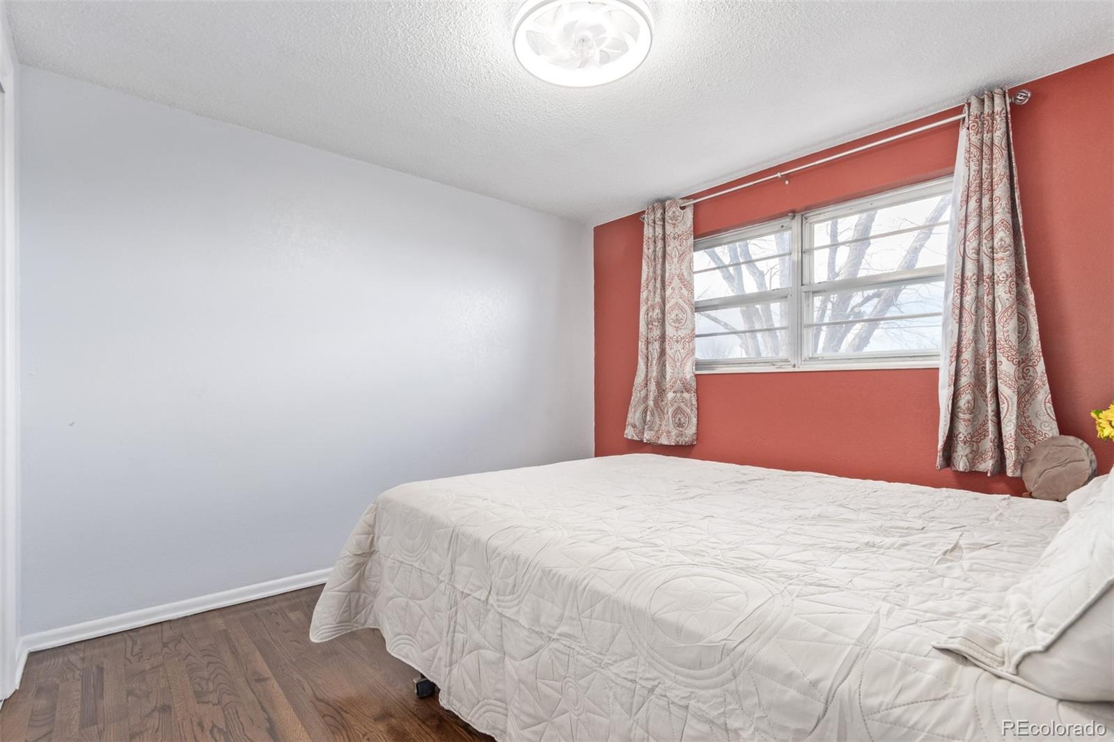 1081 E 119th Place