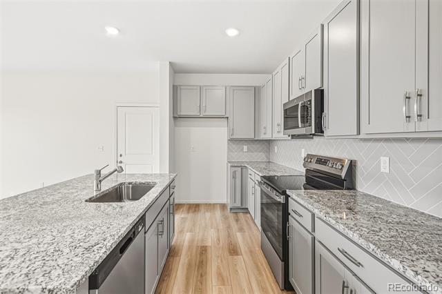 28708 E 6th Place