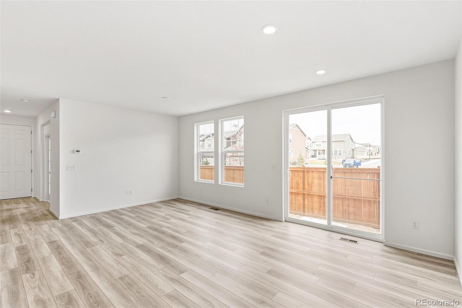 28708 E 6th Place