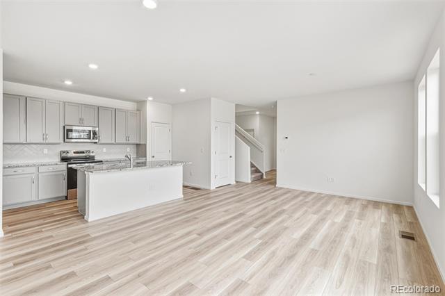 28708 E 6th Place