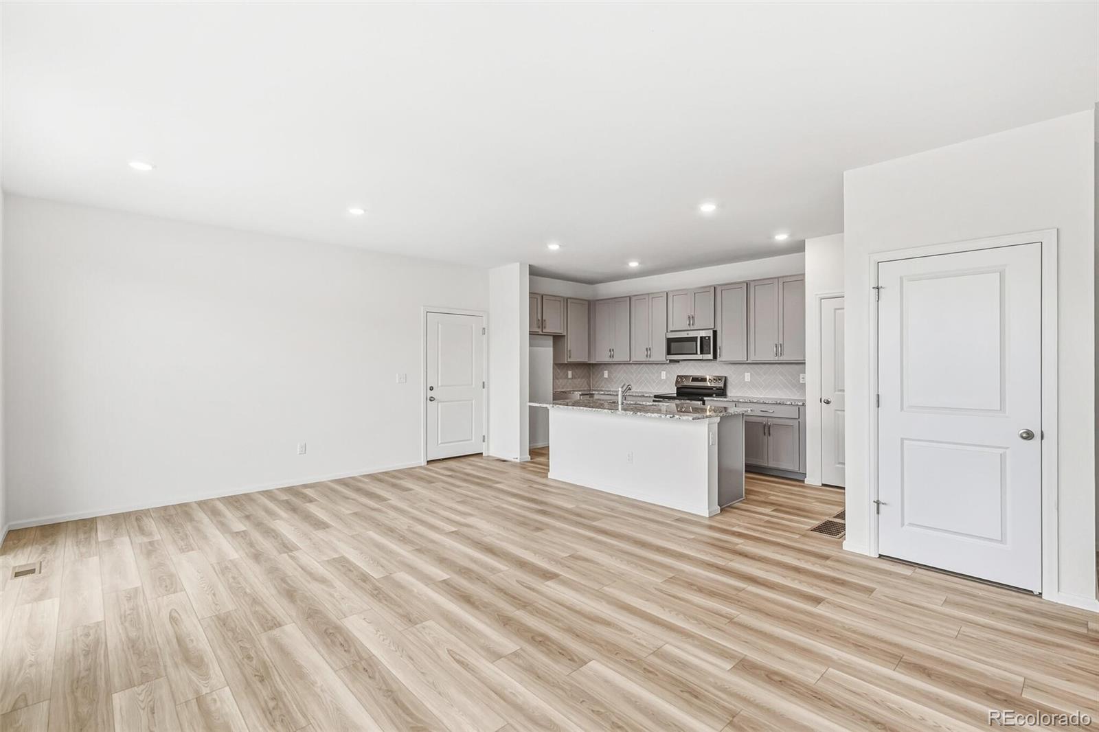 28708 E 6th Place