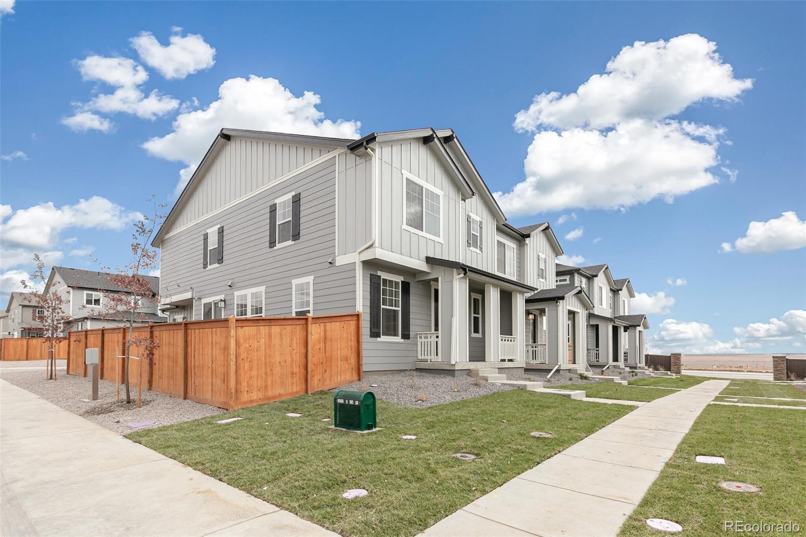 28708 E 6th Place