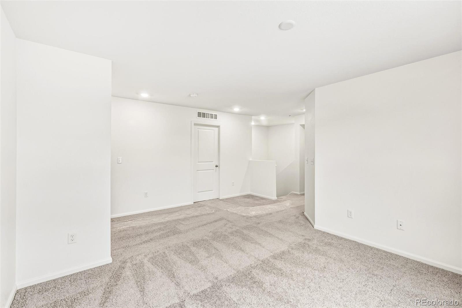 28708 E 6th Place