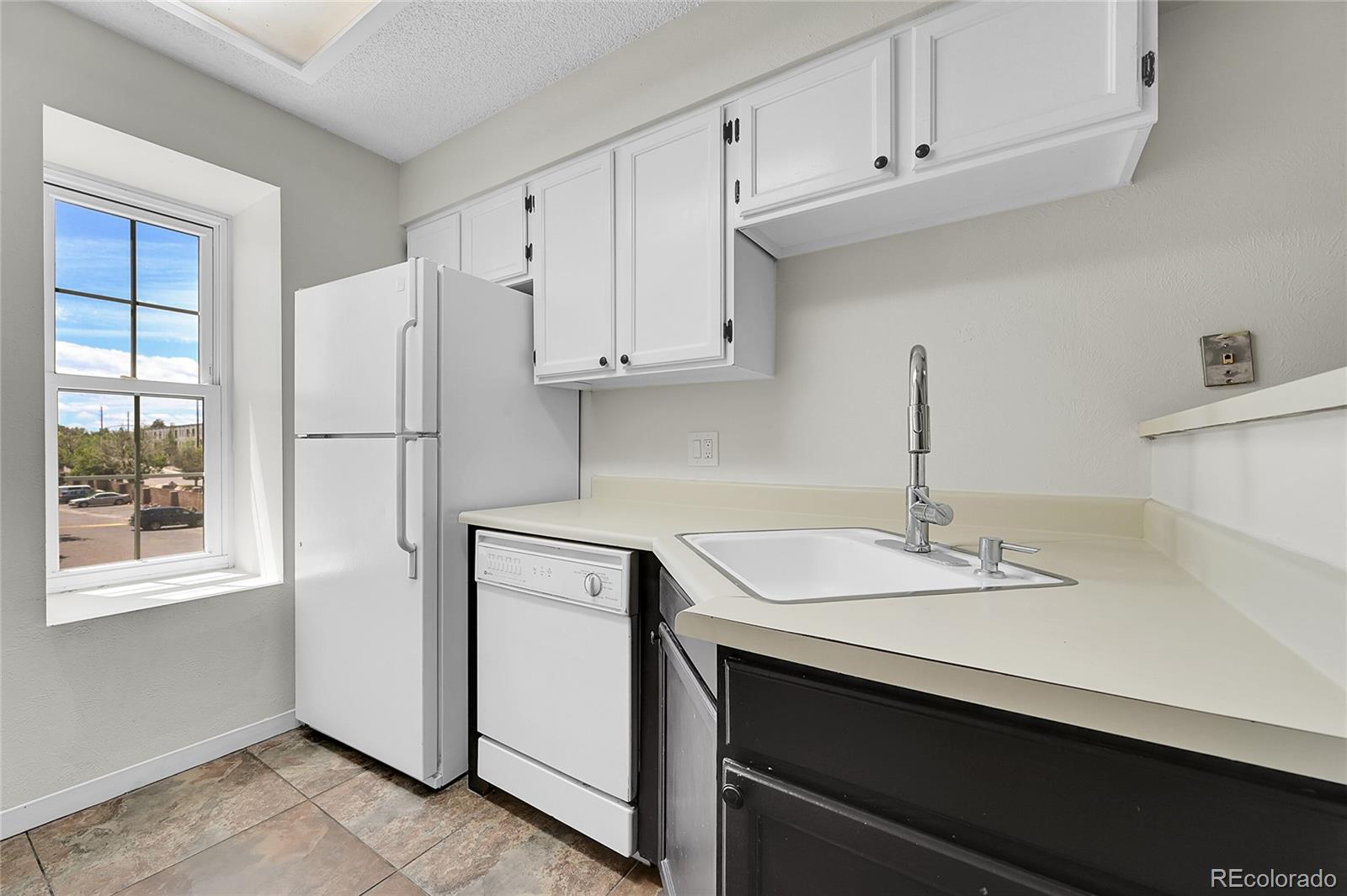 980 S Dahlia Street Unit: F