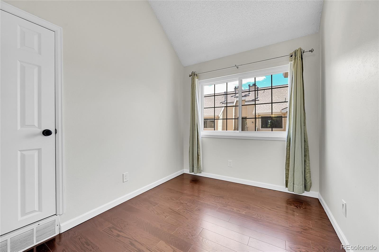 980 S Dahlia Street Unit: F