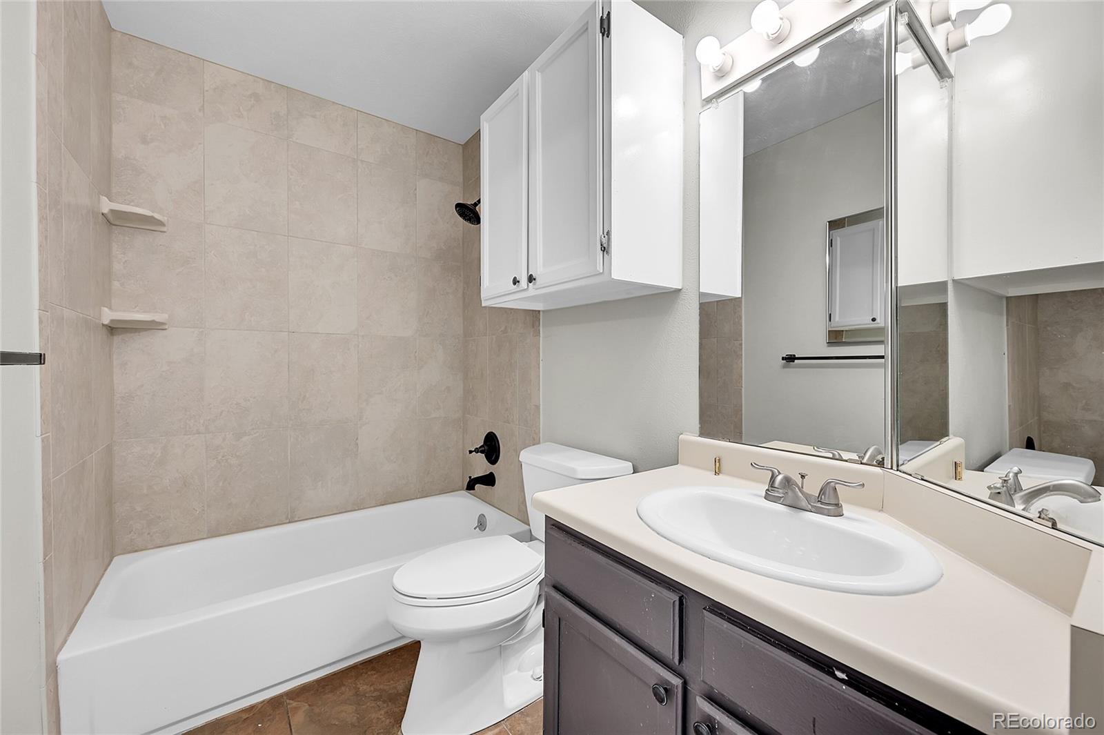 980 S Dahlia Street Unit: F