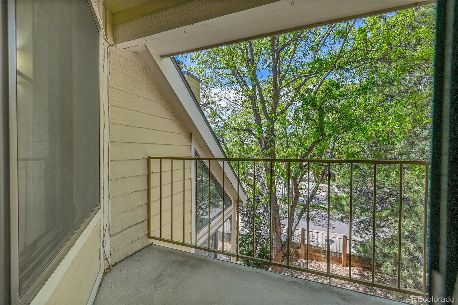 980 S Dahlia Street Unit: F