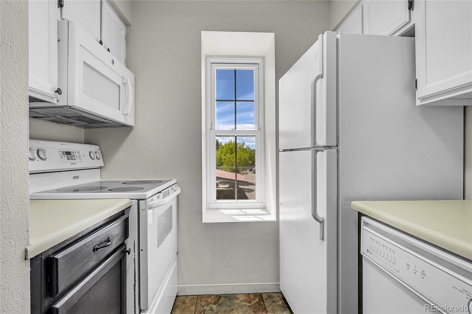 980 S Dahlia Street Unit: F