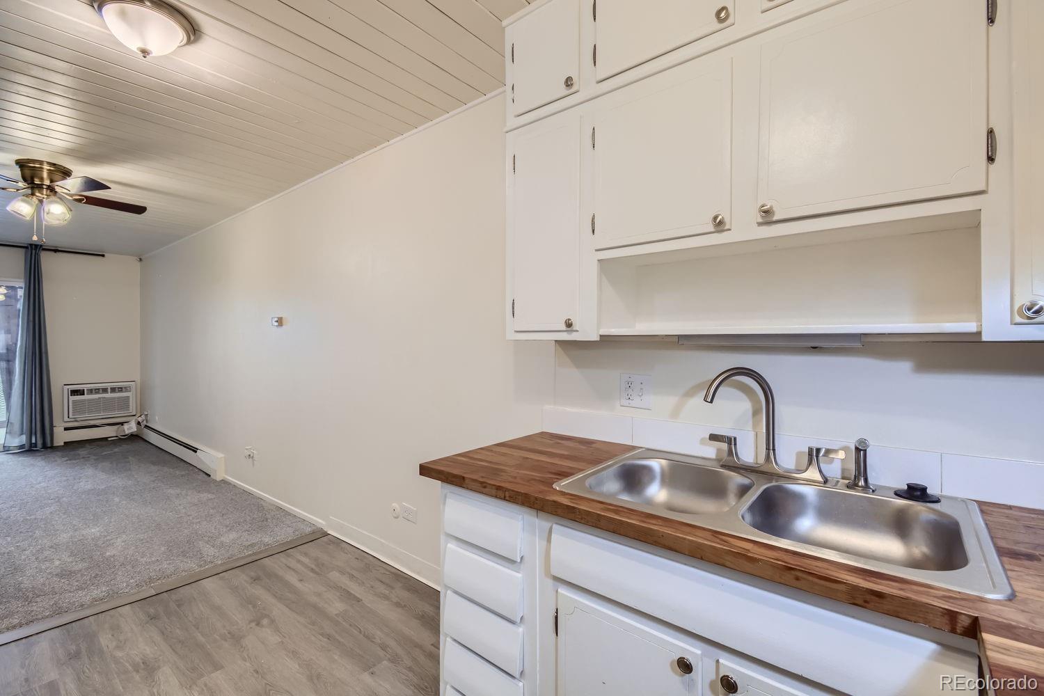 655 S Clinton Street Unit: 10B