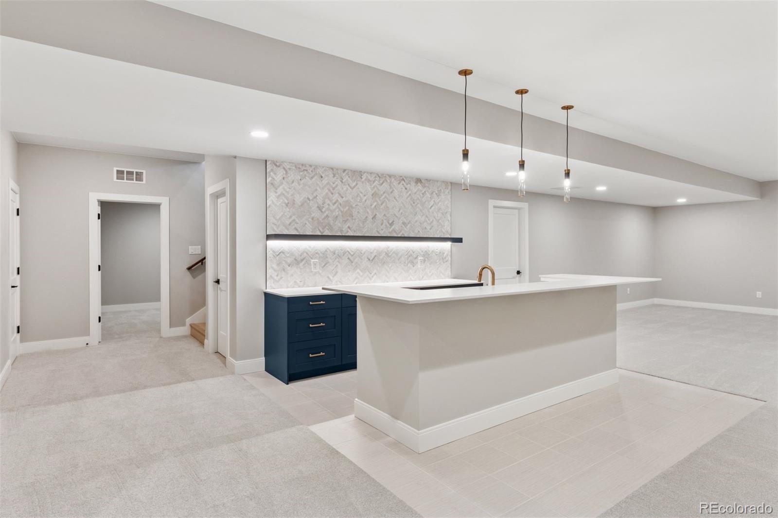 953 William Way