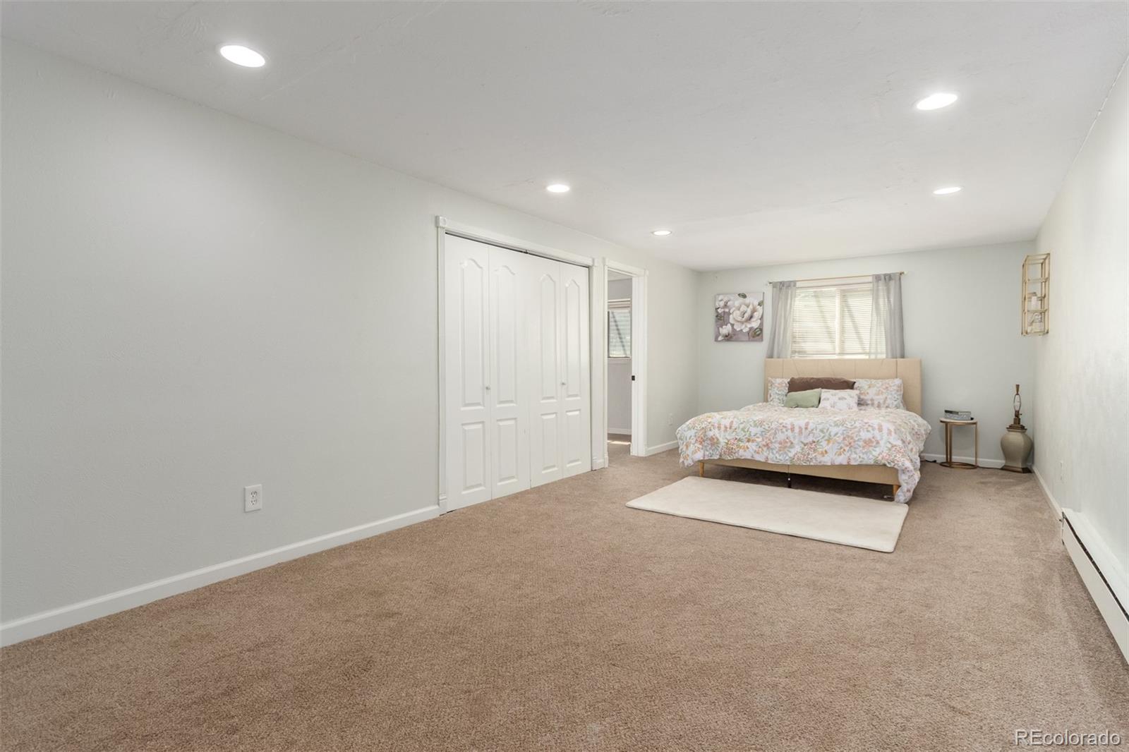1184 S Truckee Way