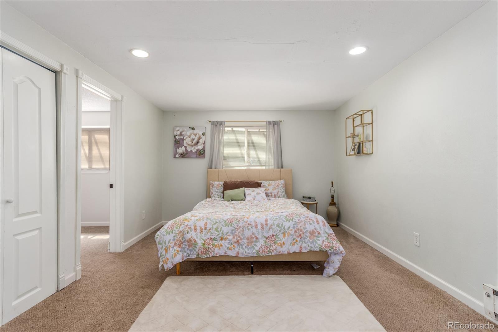 1184 S Truckee Way