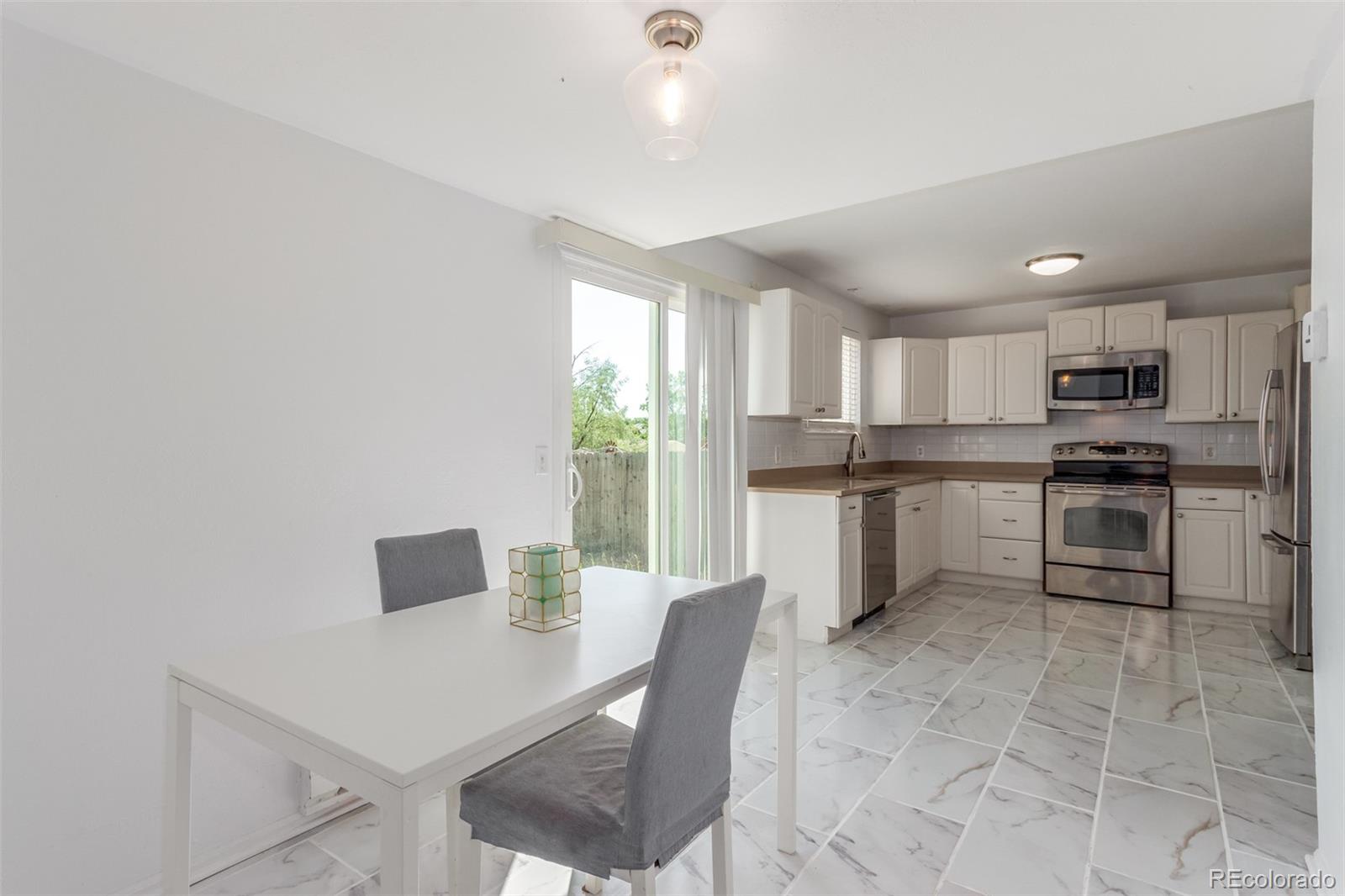 1184 S Truckee Way
