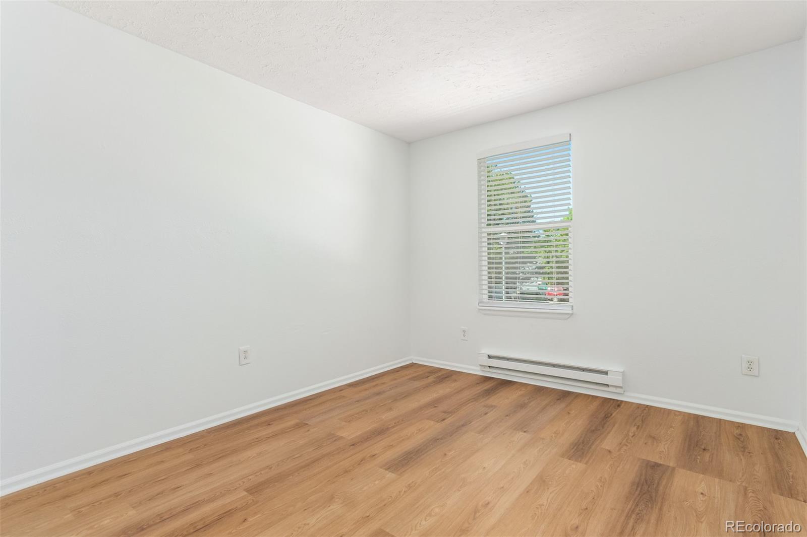 1184 S Truckee Way
