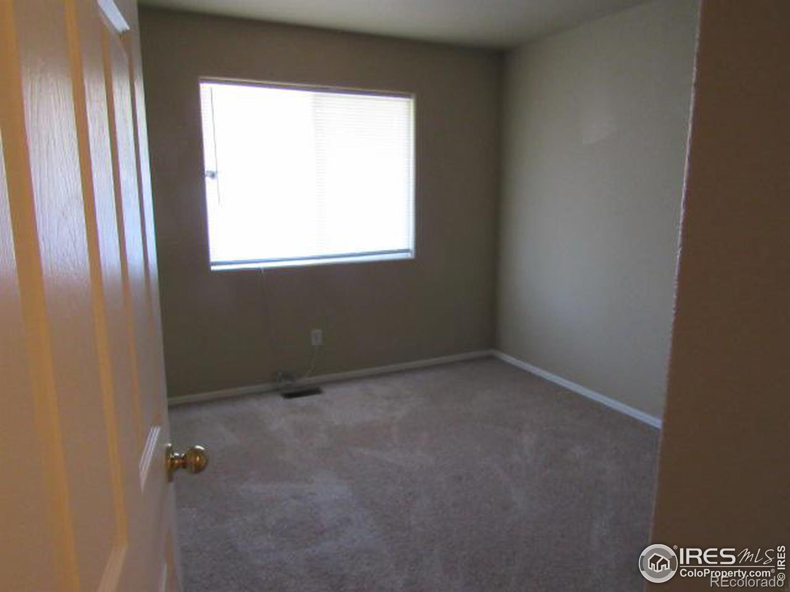 2841 Apricot Avenue