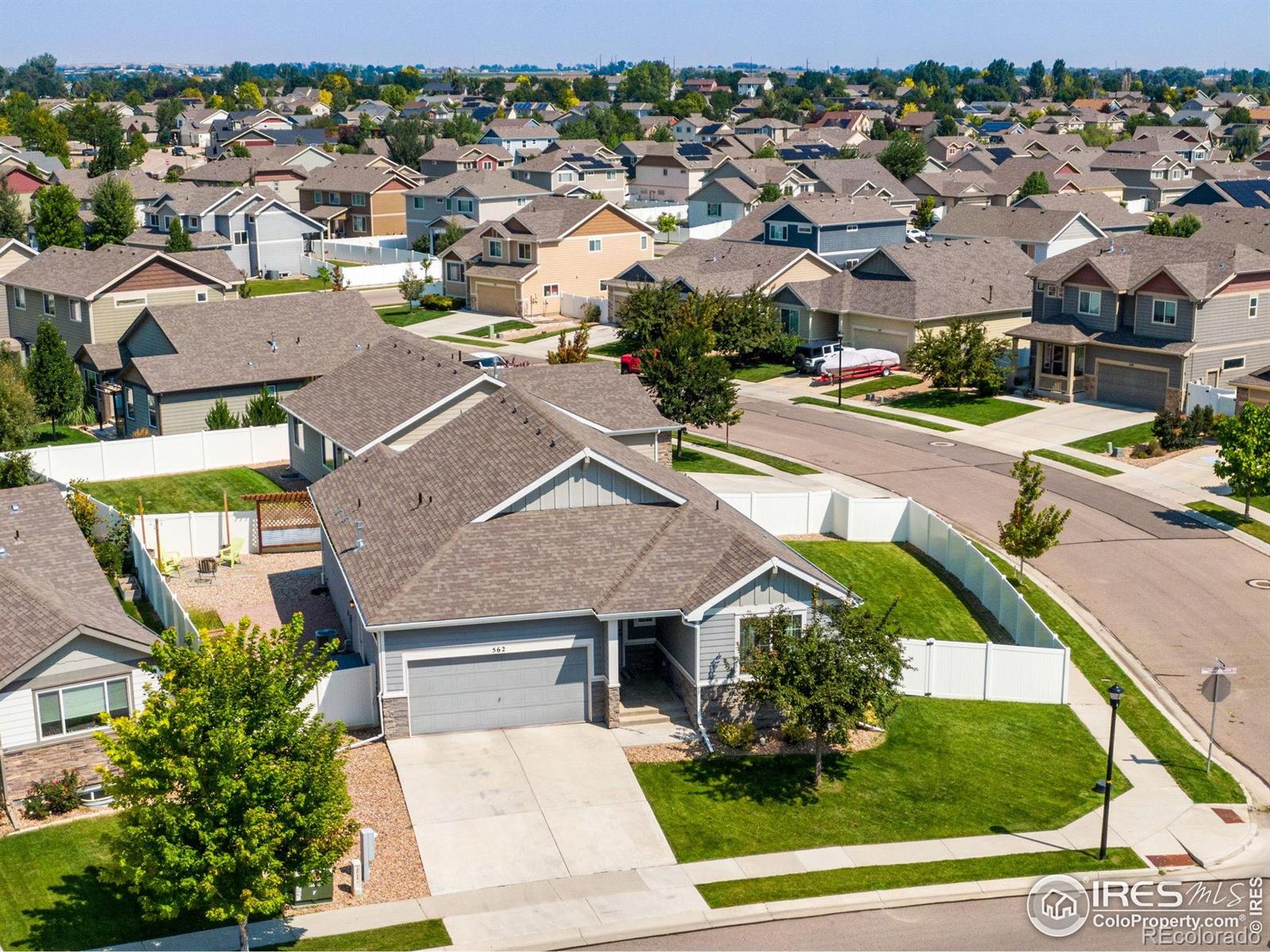 562 Ellingwood Pointe Drive