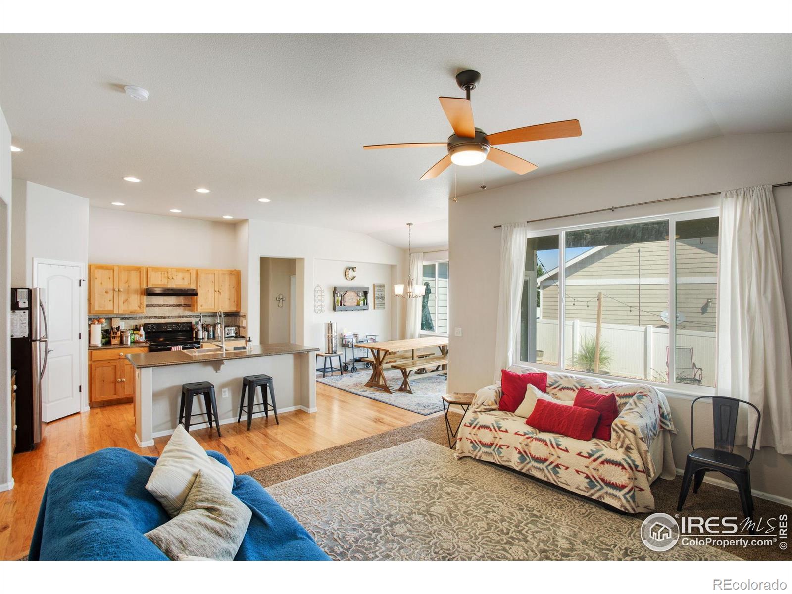 562 Ellingwood Pointe Drive