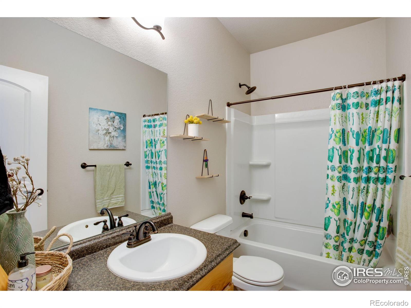 562 Ellingwood Pointe Drive