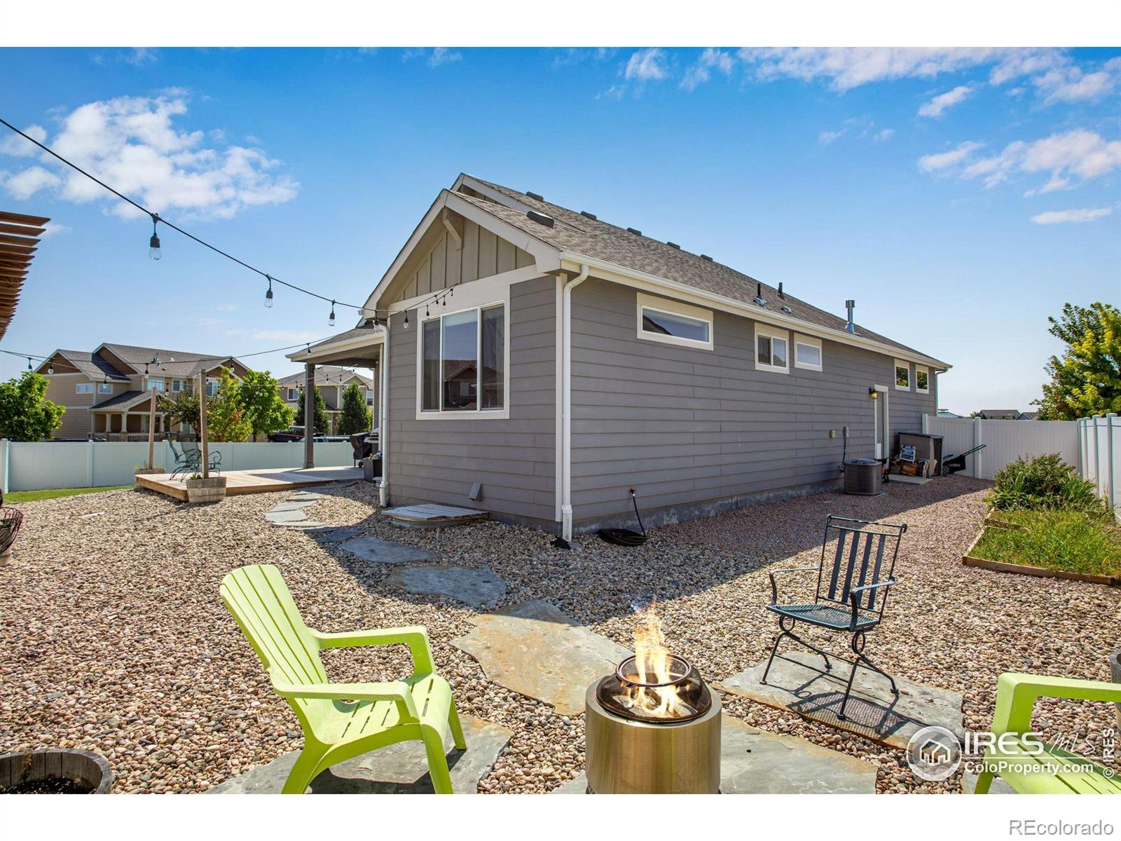 562 Ellingwood Pointe Drive