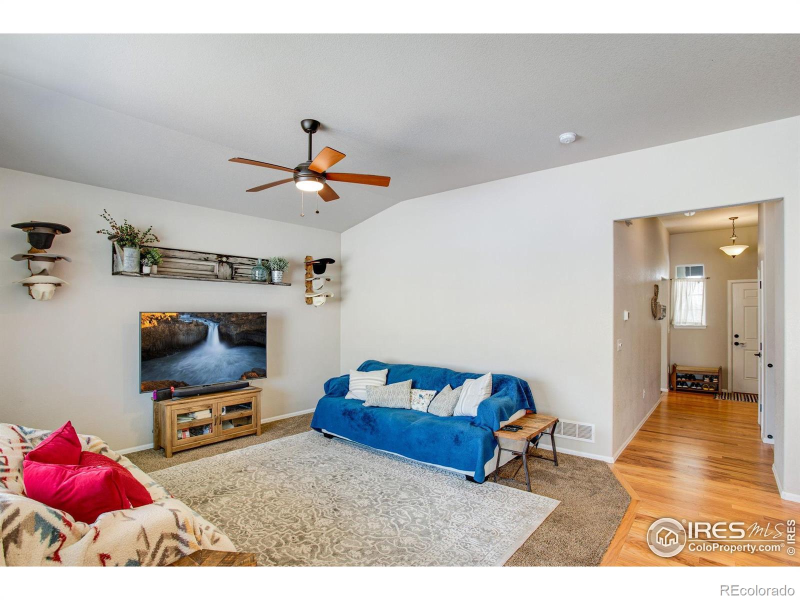 562 Ellingwood Pointe Drive