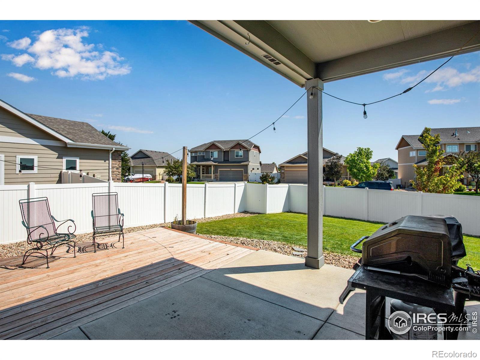 562 Ellingwood Pointe Drive