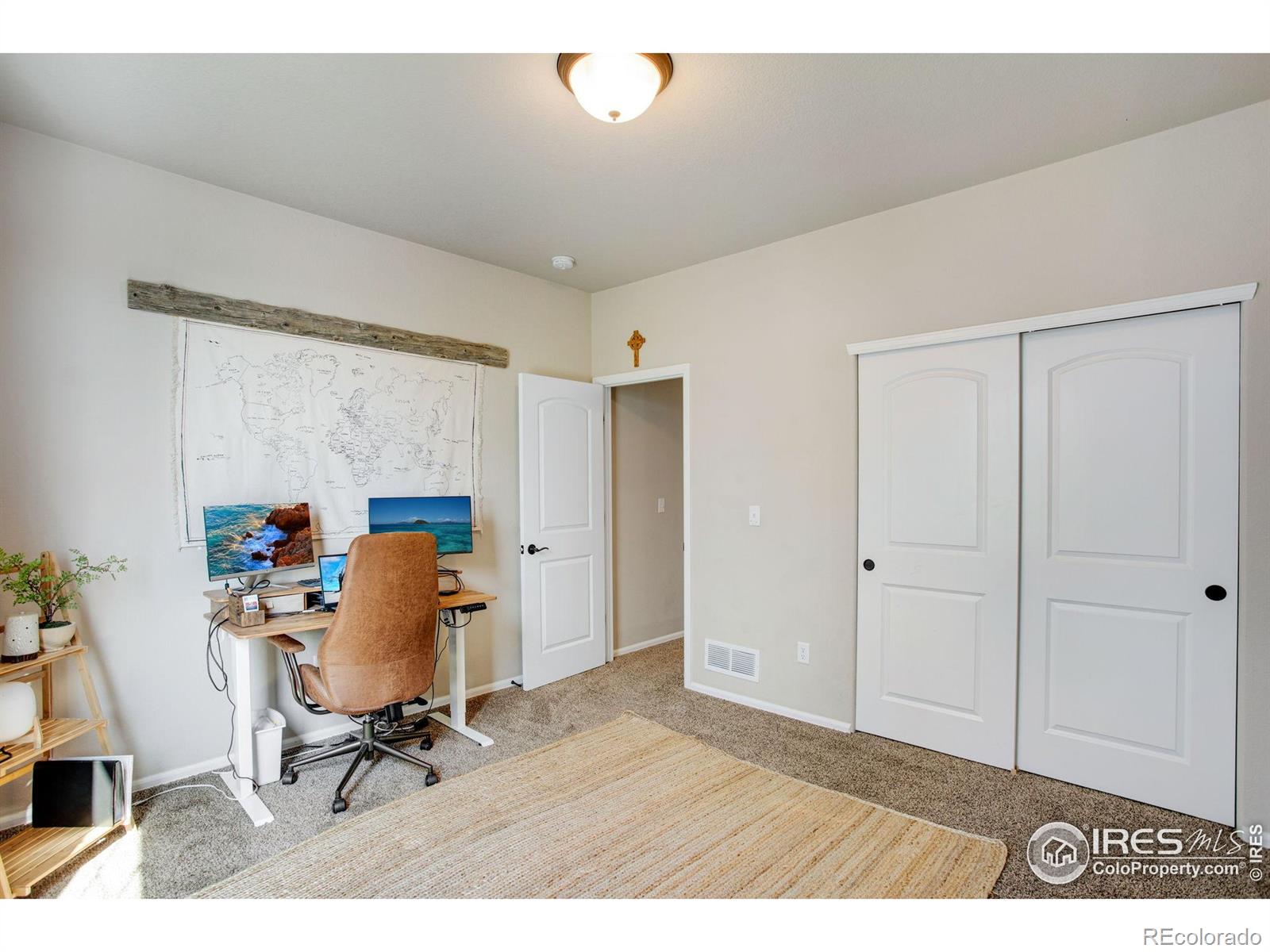 562 Ellingwood Pointe Drive