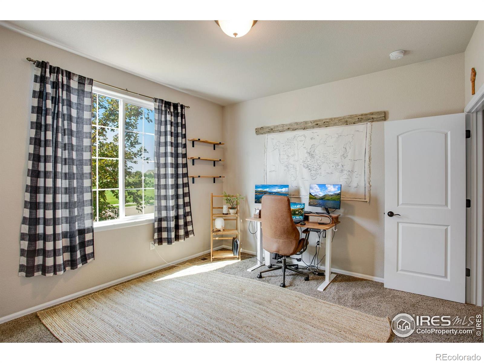 562 Ellingwood Pointe Drive