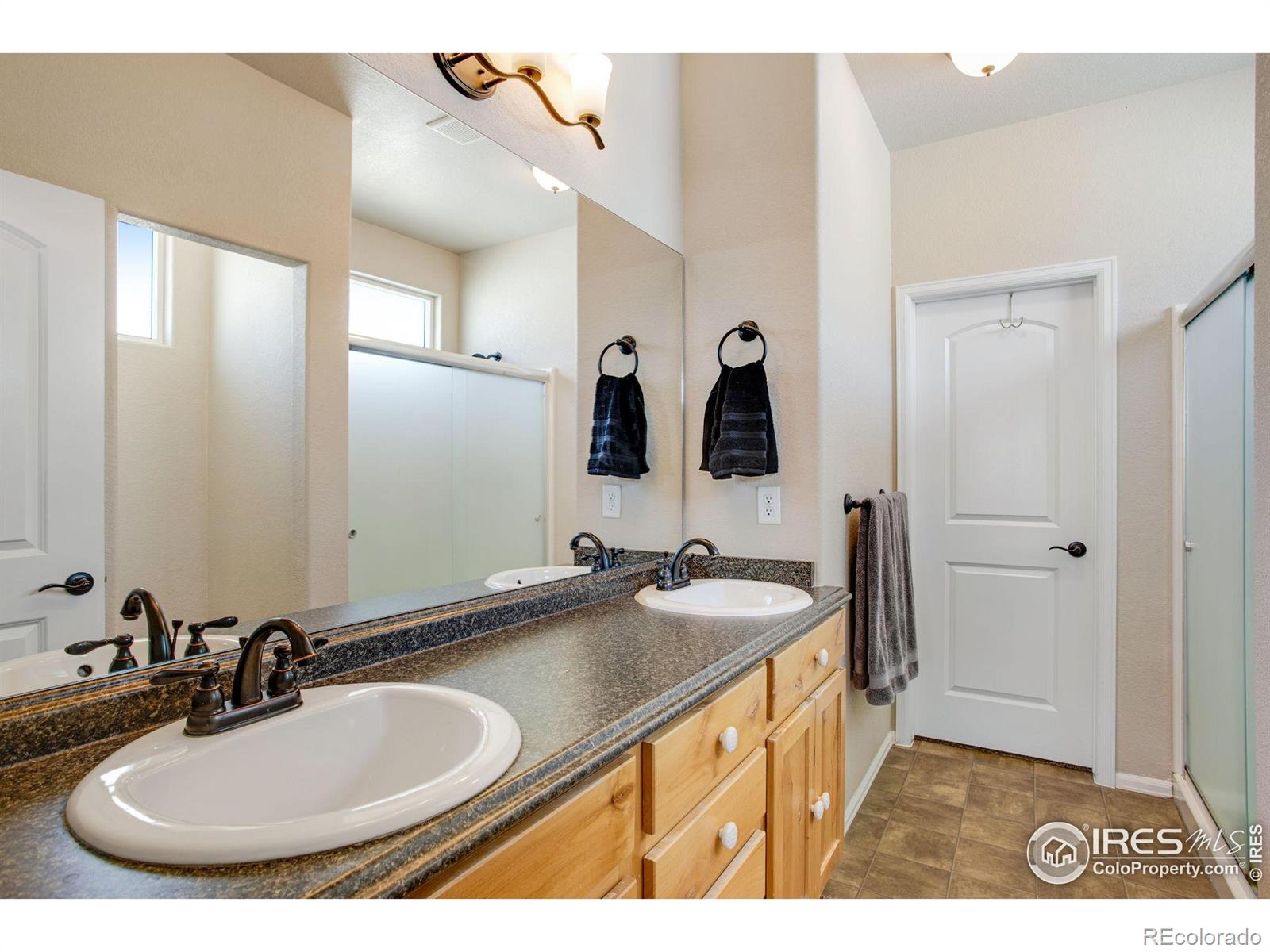 562 Ellingwood Pointe Drive