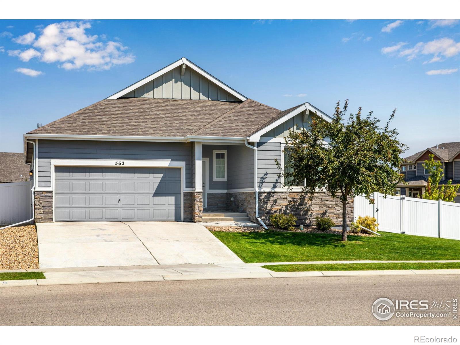 562 Ellingwood Pointe Drive