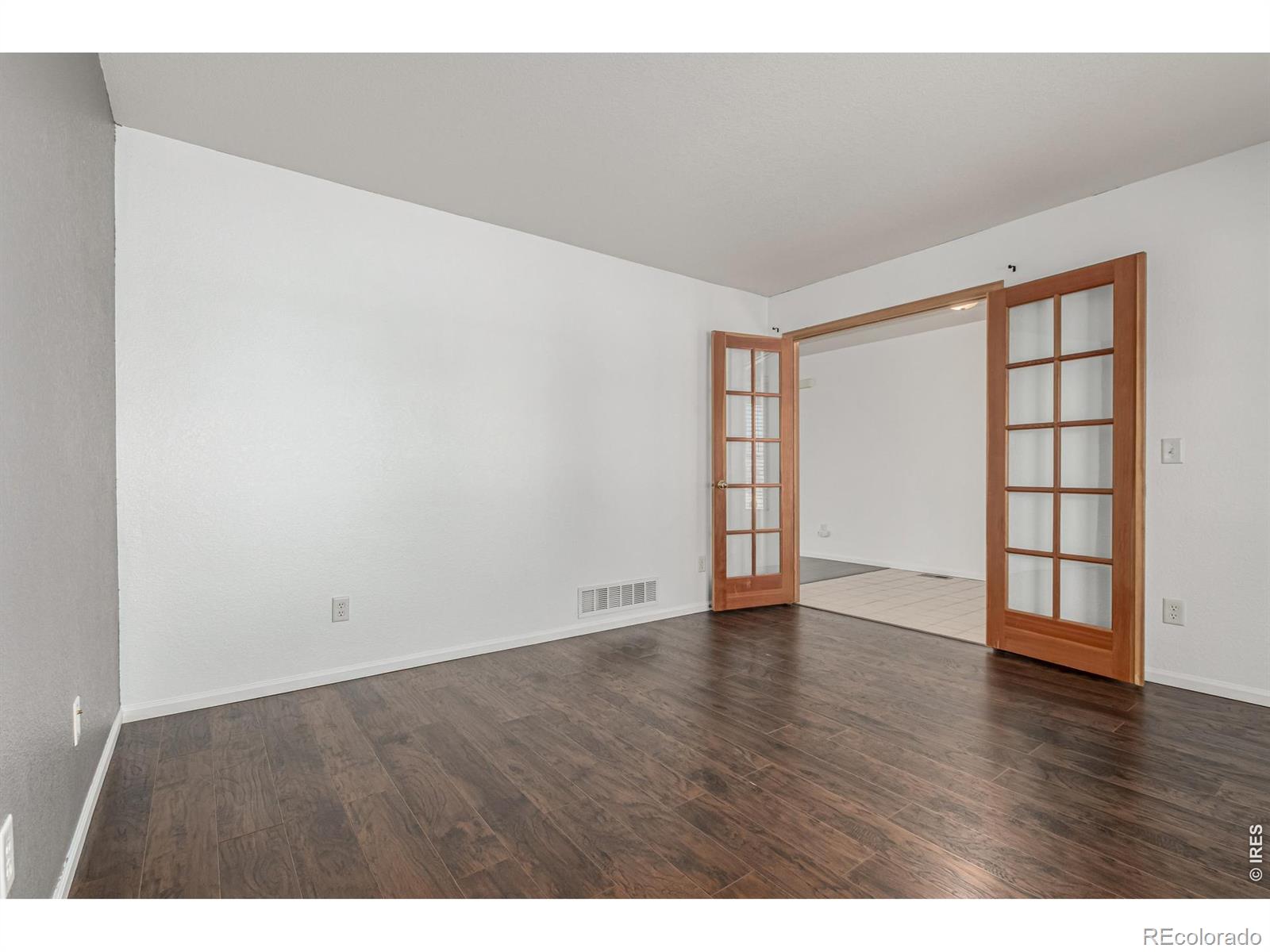 1504 Persian Avenue