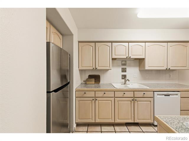563 Ridgeview Drive